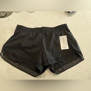 NWT Athleta Mesh Racer Run Short 4”